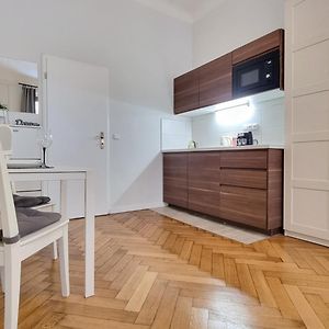 Finnem Rentals Florenc